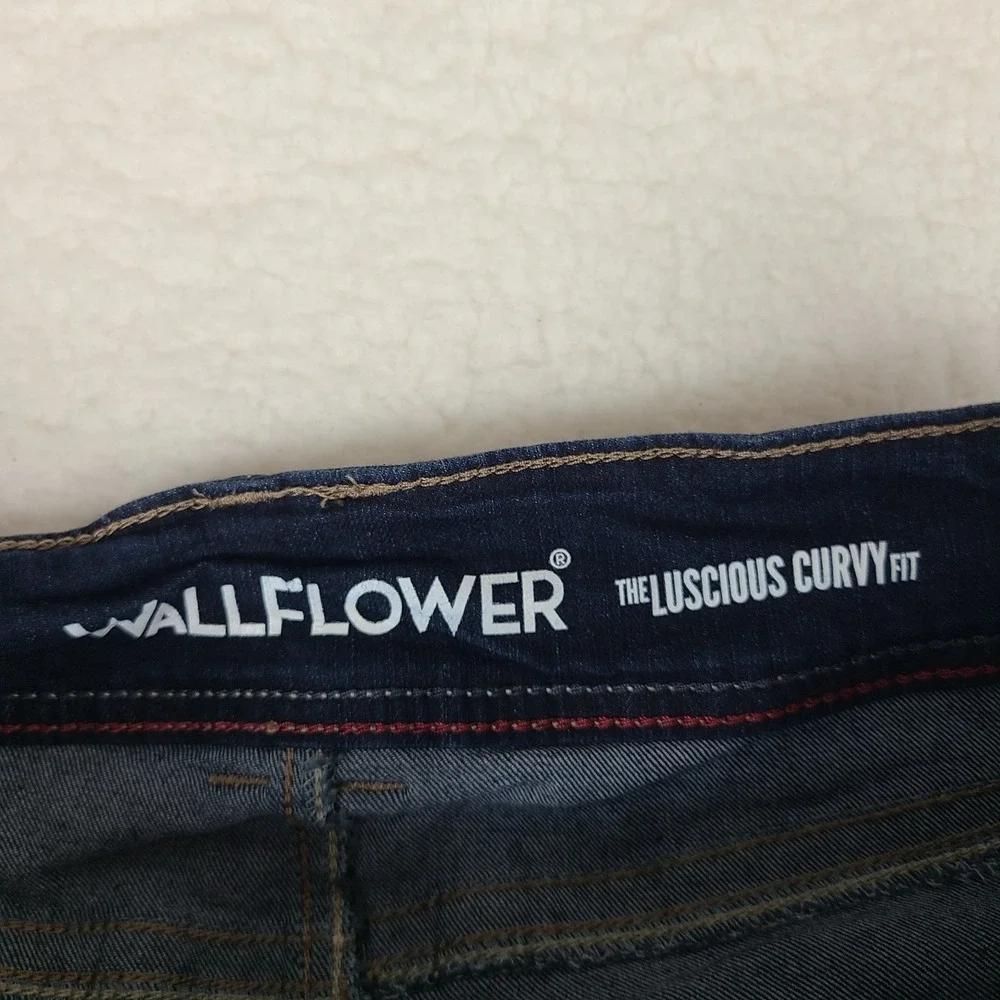 Wallflower Jeans Womens 13 Blue The Luscious Curvy Fit Dark Wash‎ WFM13201K